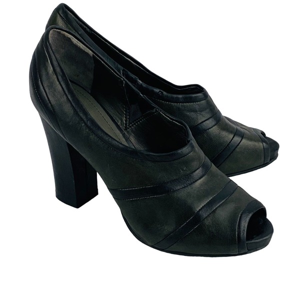 Womens 8B Vince Camuto Godiva Pump Dark‎ Gray Leather Peep Toe 4" High Heels - Picture 1 of 10